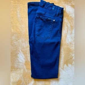 7 For All Mankind Kimmie Straight Leg Size 27